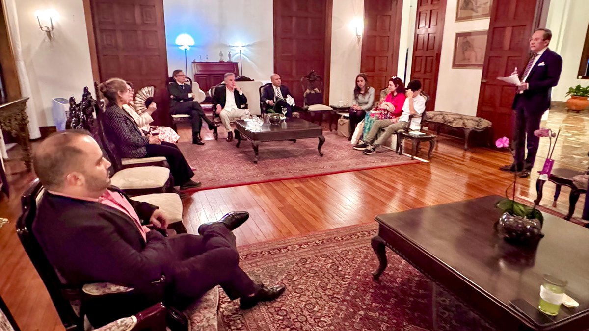 amei_mx_oficial's tweet photo. 🌟 Expresamos nuestro más sincero agradecimiento al Excmo. Embajador Víctor Manuel Sánchez Colín, así como a su distinguido equipo de trabajo, por la cálida hospitalidad, las finas atenciones y la generosa recepción que brindaron a nuestra delegación. https://t.co/UtAomCKwSh
