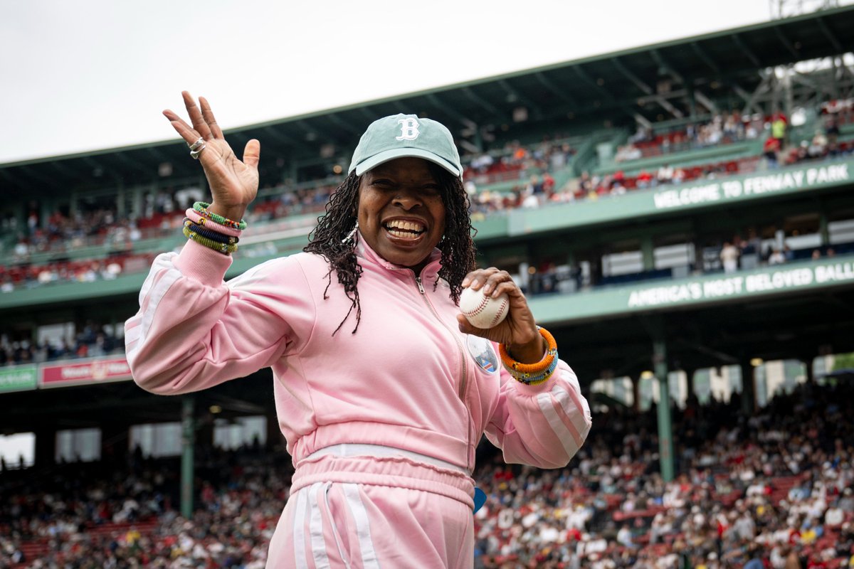 FenwayBowl's tweet photo. Honored to have our 2025 Wasabi Fenway Bowl Honor Roll class at Fenway for a first pitch 👏 https://t.co/8rV1PIO4Q2