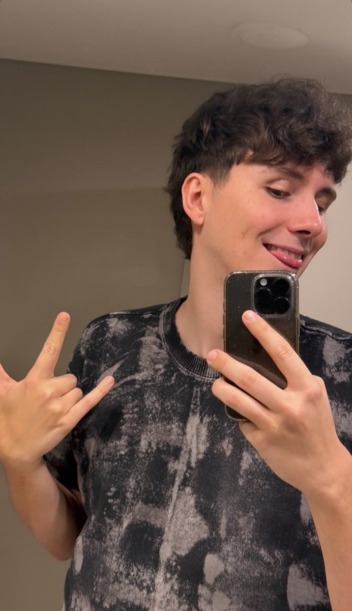 sistcrdaniel's tweet photo. ++++ slightly late #phanniefriday https://t.co/k8QaCAiQCp