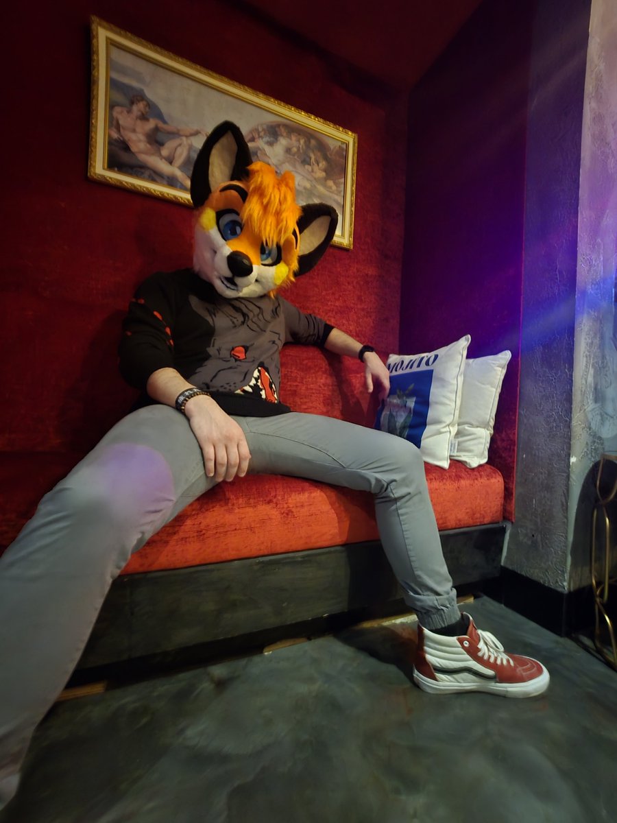 HamburgerFox's tweet photo. ✨🥀 RIP Purgatory 🥀✨

This #fursuitfriday goes out to the awesome speakeasy under Notre Boeuf in Montreal's 🏳️‍🌈 Village. 
Carl is a real one and made that place so cozy and cool. The vibe was top notch and I'm glad I got to experience it a few times before it was gone 🫶 https://t.co/CgRj9T27EX