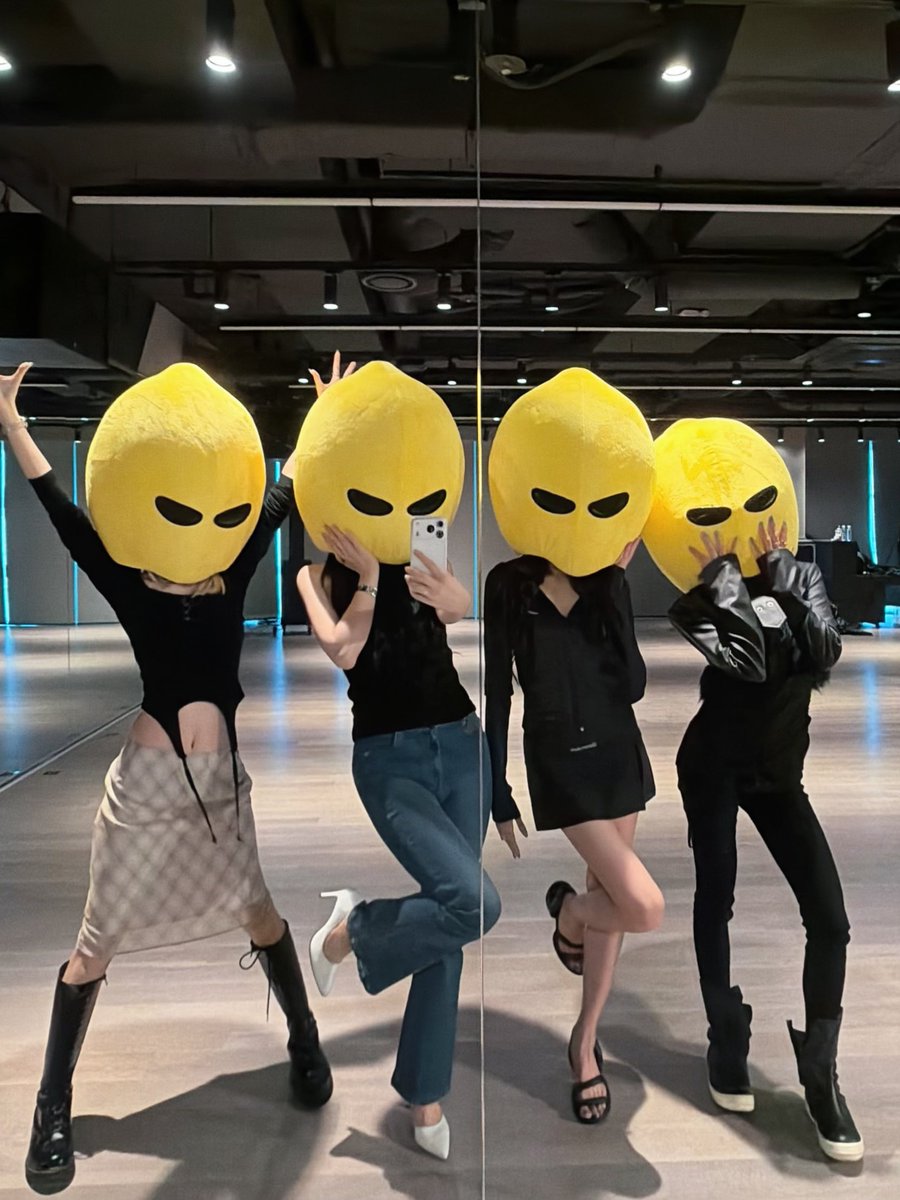 aespa tweet media
