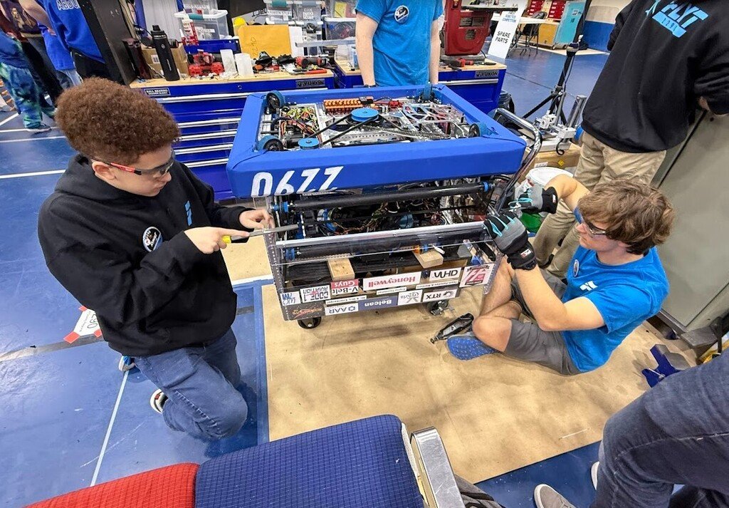 RPS205's tweet photo. Congratulations to FLYT 2290 on qualifying for the Illinois State Championship! Four Auburn High School students helped lead the team through a season of growth, innovation, &amp; resilience in FIRST Robotics competition. Read more on the 205 VIBE: https://t.co/3ApAi2l7QZ https://t.co/5aDgUJ2mFy
