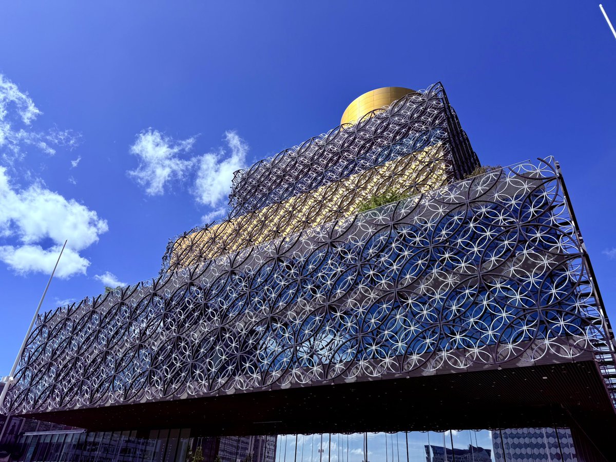 simon3677's tweet photo. Birmingham, it’s never been a place I have looked forward to visiting, however as with most things it does look better in the sunshine….👍 https://t.co/KPQTNncMs8