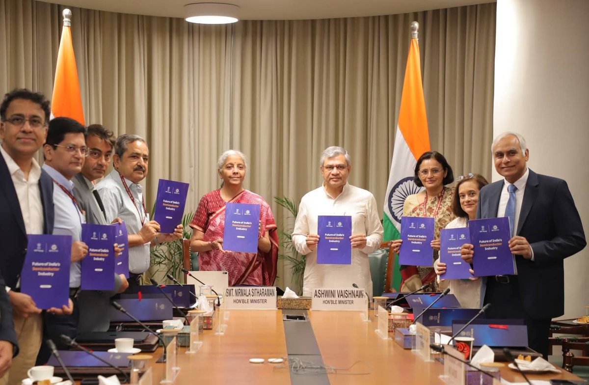 ashoklahiribjp's tweet photo. NITI Aayog’s Frontier Tech Hub has unveiled “Future of India’s Semiconductor Industry”, a 10-year roadmap outlining India’s vision for strengthening its position across the global semiconductor value chain.

@nsitharaman
@AshwiniVaishnaw

#FrontierTechHub https://t.co/jhLKOJ6VWP