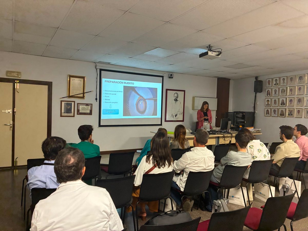 OftalmologiaRYC's tweet photo. 📆 Se ha celebrado el III Curso Wetlab para #DMEK en el #HRyC con la ayuda de #geuder y del #bancotejidosbarcelona , Dirigido por el Dr Arnalich (Jefe Sección Polo), los ponentes: Dr Mingo, Dr De Arriba y Dra Sánchez, y la colaboración de la Dra DeDompablo y la Dra Serrador. https://t.co/XNf3McDbSU