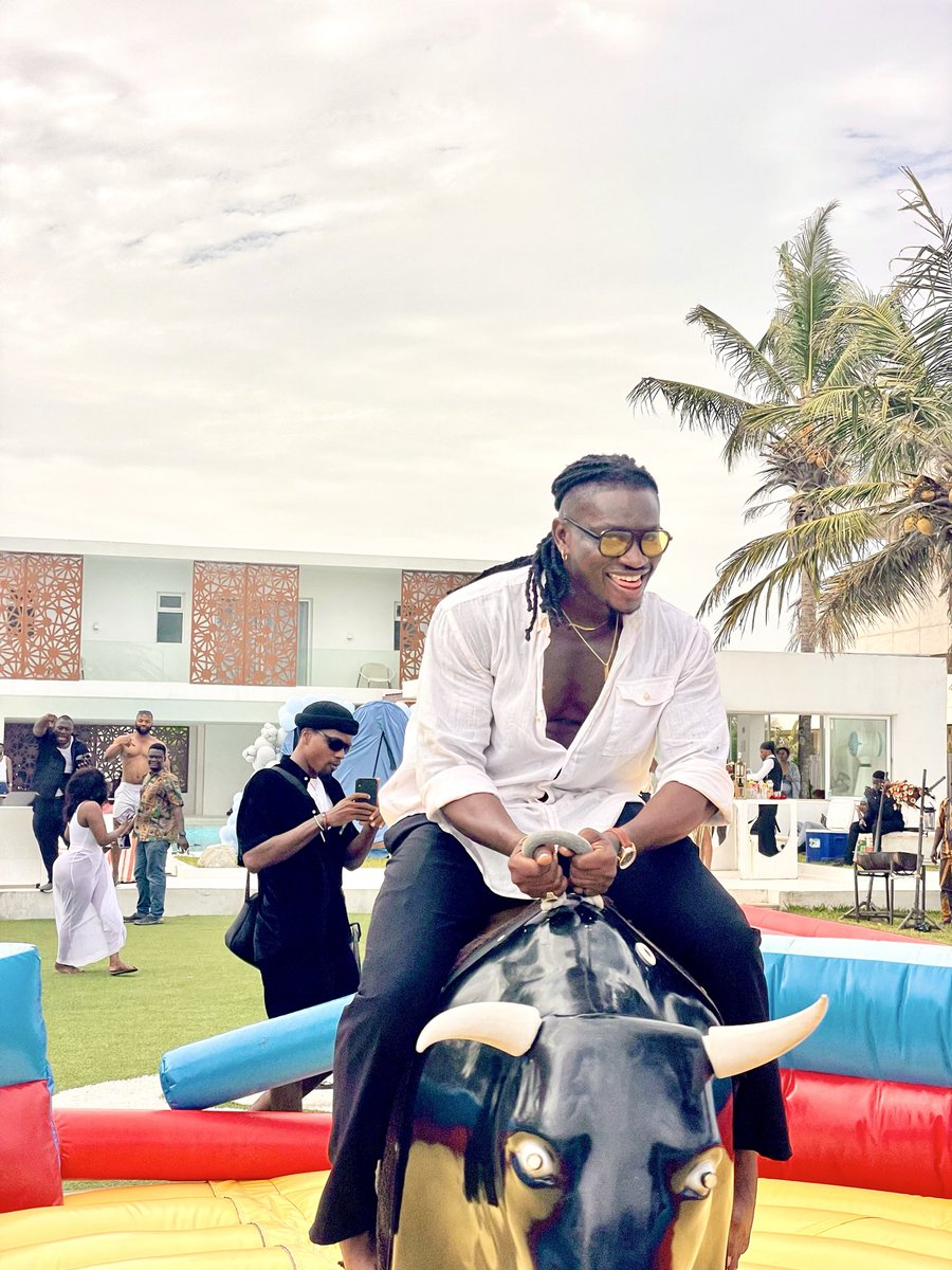 sencillolagos's tweet photo. This is the weekend feeling you get at Sencillo Beach House 😄🤠

Reserve your escape now.

#sencillobeach #resortinlagos #beachhouseinlagos #weekeend #beachvibes https://t.co/Am8Bu9KjZj