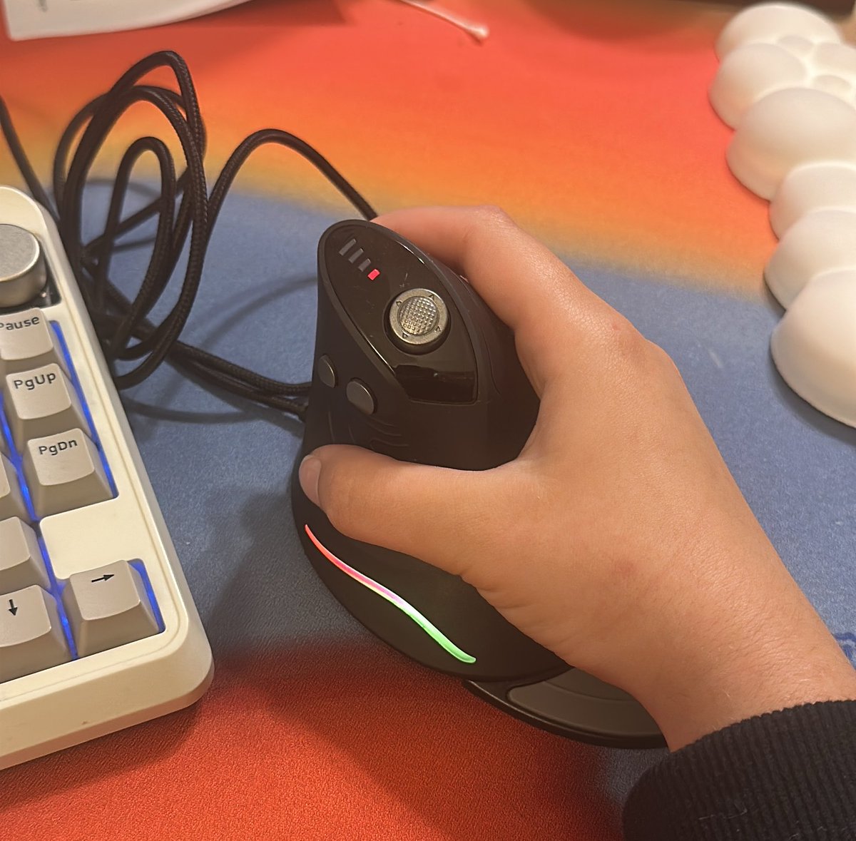 get_limeaded's tweet photo. Wrist pain so real sometimes u gotta pull out the Knob https://t.co/2NTLKYPZtS