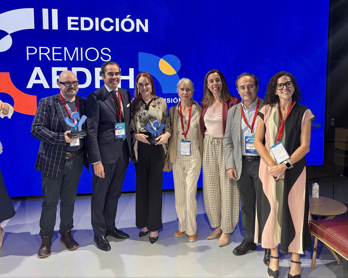 Gloria Lomana tweet media