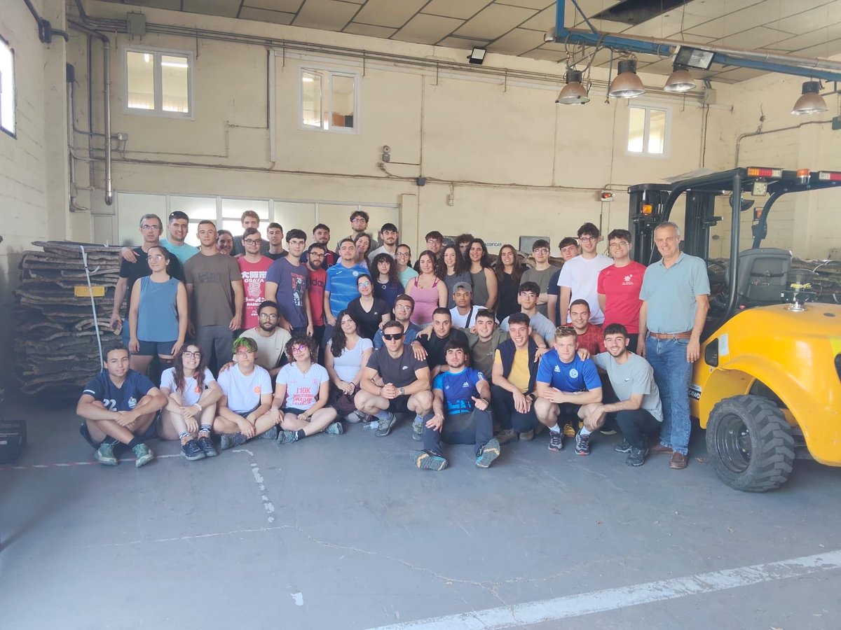 EdRojasBr's tweet photo. Esta mañana hemos visitado con los alumnos d @IngForestal50 @eamnupv las instalaciones d Quality Suber impulsada por el
@cfcatalunya y q prepara y comercializa el corche q producen sus socios silvicultores acercando el mercado a los productores y contribuyendo a hacerlo más https://t.co/EisMwLeIBD