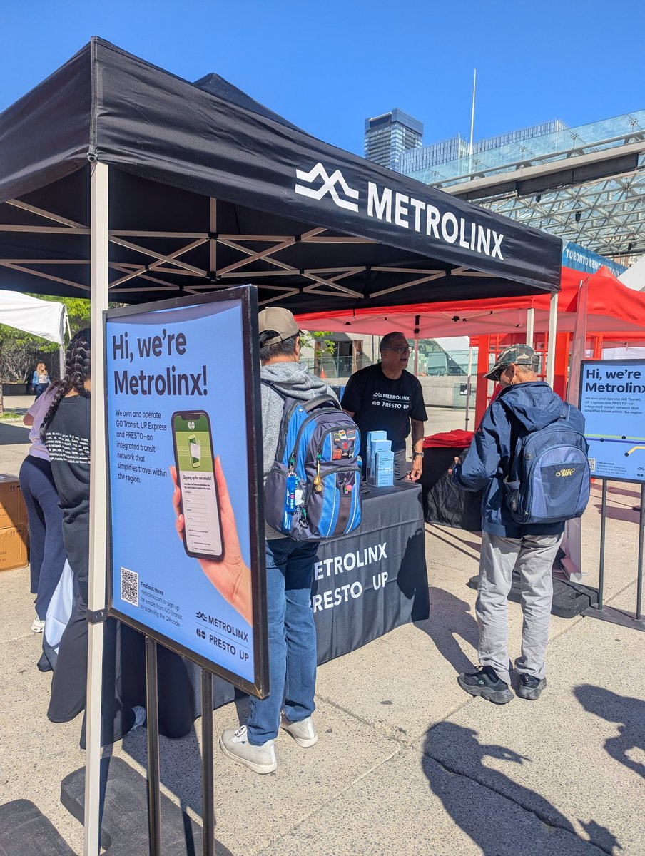 TONewcomer's tweet photo. 🚆 On the move at #TONewcomerDay? Stop by the @Metrolinx booth! 🌆 Discover how their network connects you to the people &amp; places that matter https://t.co/brOu8dbiQW