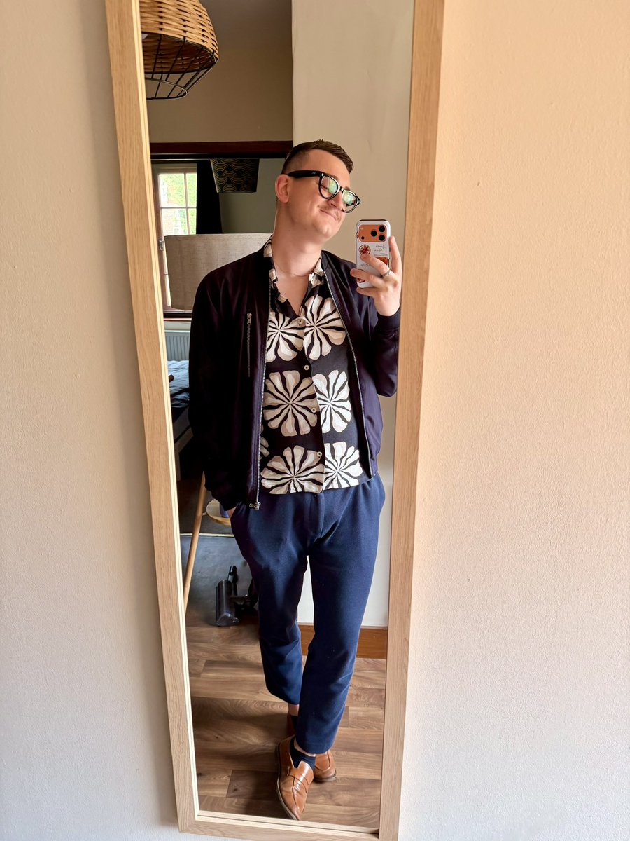 FilipBos_'s tweet photo. Category: Floral Friday https://t.co/5yhEimE80t