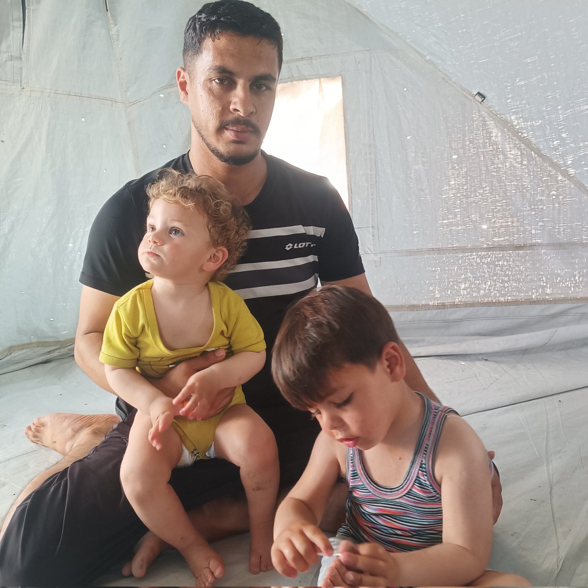 mllmry1021745's tweet photo. From harsh cold to extreme heat, children are suffering badly from the heat. They need a fan and a battery because of the power outages. The cost is $300. I am also injured and unable to endure this heat wave. Your support would mean so much to me
https://t.co/xNHKXwZMUd https://t.co/BbZW0kOoSP