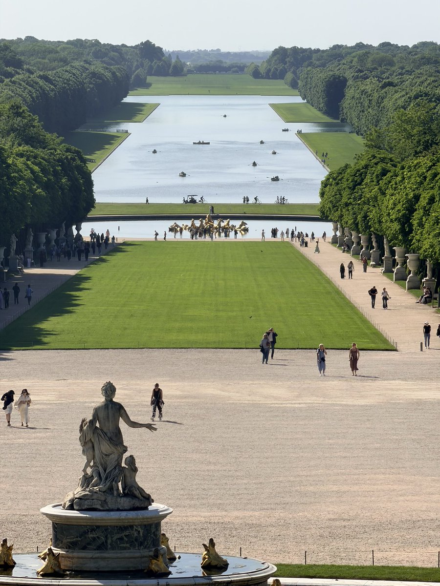 BritainBloom's tweet photo. Paris https://t.co/YjBuY4J6Zf