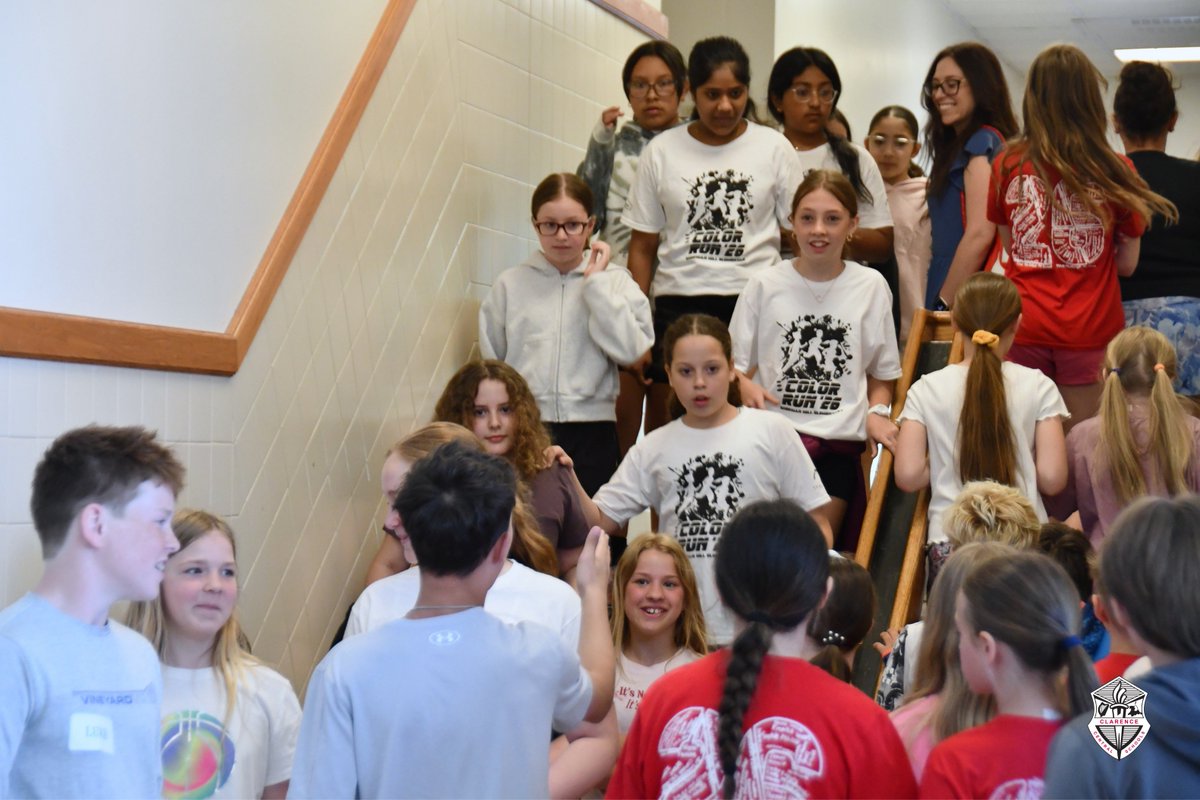 ClarenceCsd's tweet photo. Our fifth graders had the chance to prepare for next school year during a tour of @ClarenceMiddle. During their visit, students were able to ask questions about topics like navigating the building and class and extracurricular opportunities. #ClarenceProud https://t.co/RI7AQpN9OU