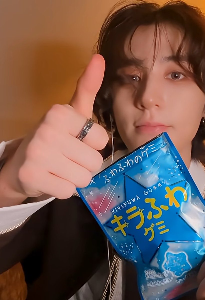 arumappang's tweet photo. Sedikit merayakan doorjanchi dan 1001 momen taeshan gfz my love hr ini, ada yg mau coba gak permen yg iyan suka HIHI ada 3 packs buat 3 org, free tinggal co ongkir aja~~~ (tp non-halal btw 🥹) 3 org prtama yg reply duluan yh ^—^ ina onedoor only 💗💗💗 https://t.co/0UQ8uCuWD9