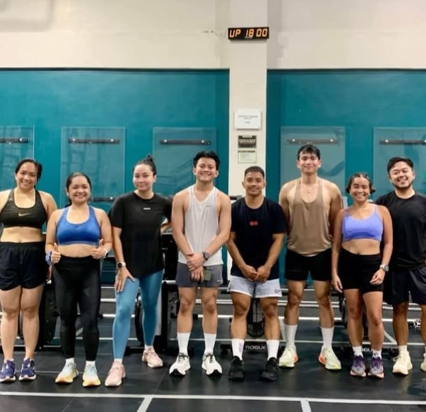 dongpatcentric's tweet photo. the tallest and the bulkiest in the group 😩🤌 https://t.co/ccAPKLNQYW