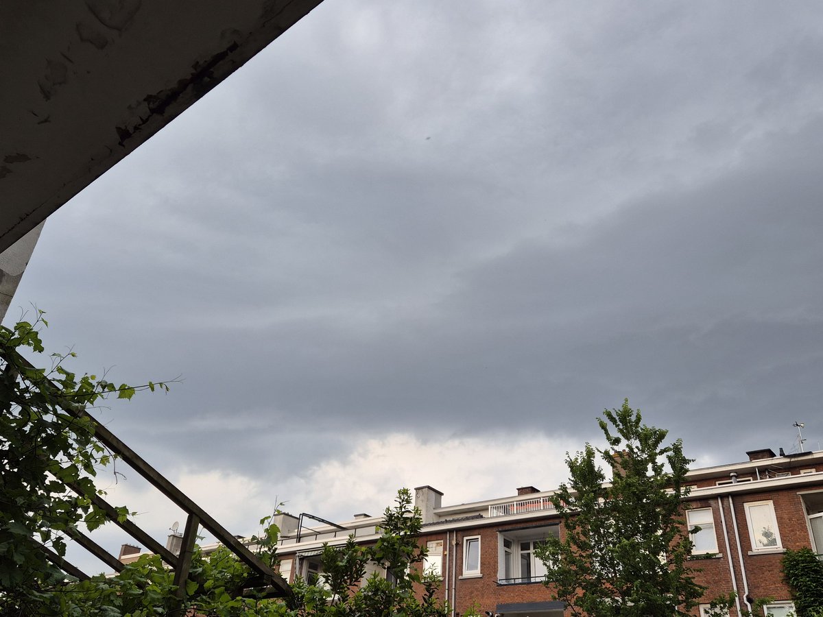 joris1971's tweet photo. Gerommeld, spetters en wind op zuid @EdAldus https://t.co/euVifqpwkV