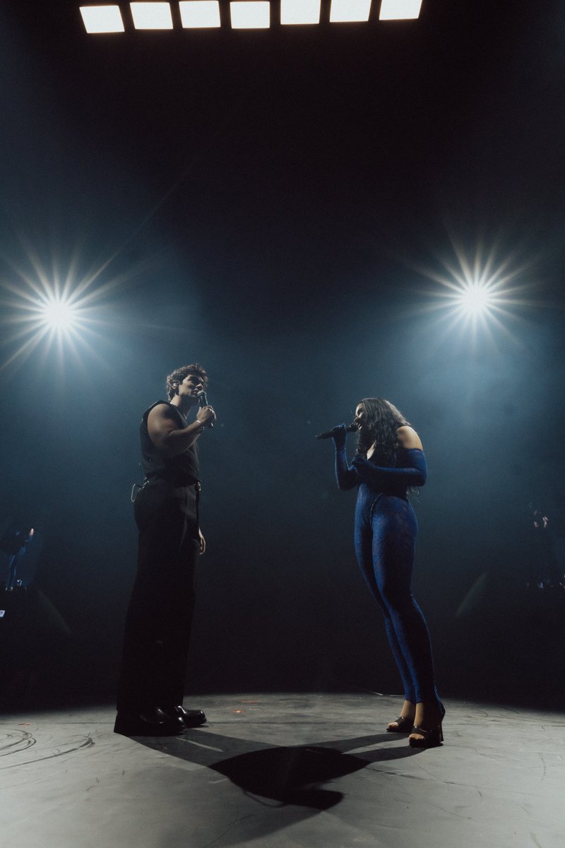 Demi HQ tweet media
