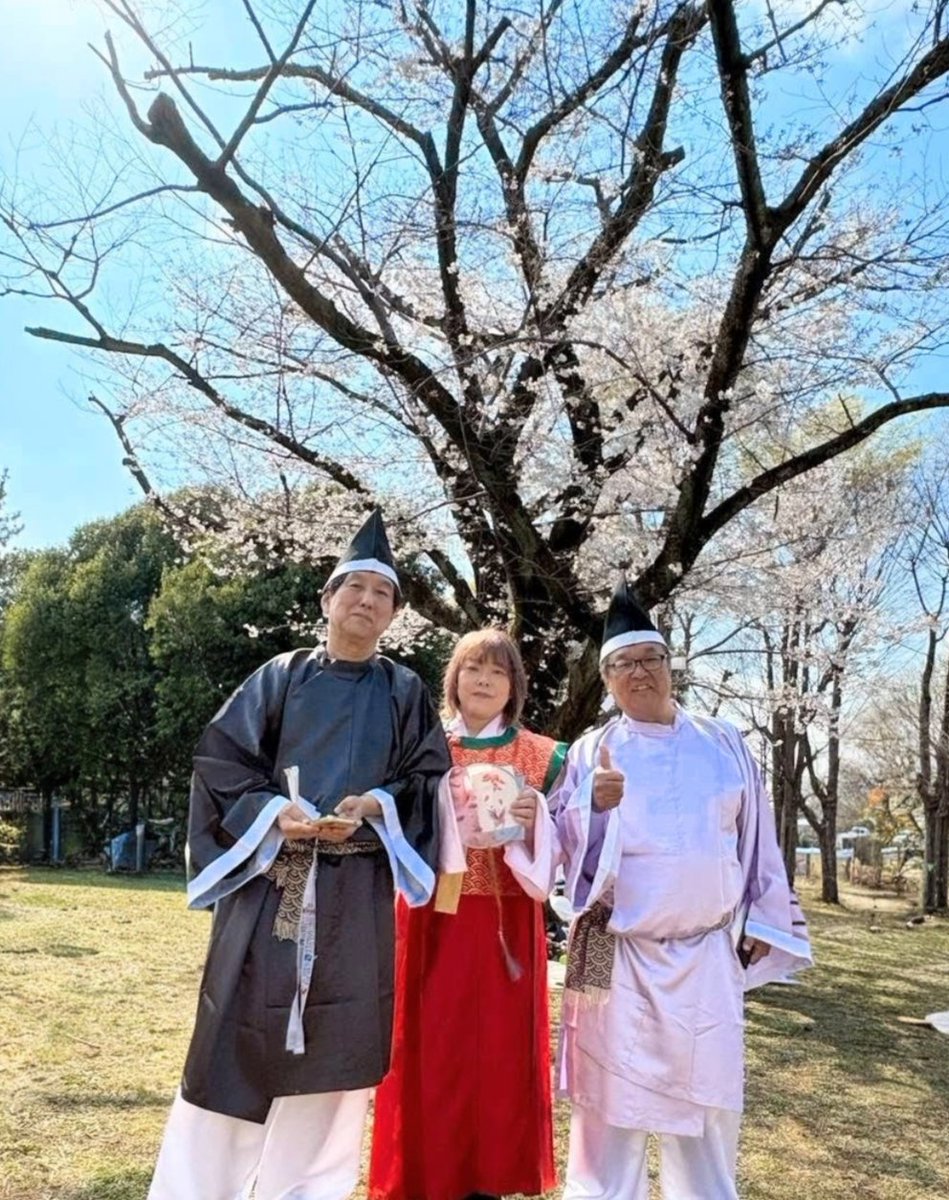 afunabitht's tweet photo. アフナビ木曜日のパーソナリティ三人組も友人達と共に参加させていただきました
とても良い体験でした😊
来年、皆様もぜひ！🌸🧉🍵 https://t.co/wVR05TTzTV