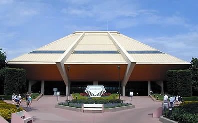 JoshDaws's tweet photo. When I was a kid you didn’t know your favorite attraction was being closed until you arrived at it on your next vacation to find the building being demolished. https://t.co/NR2gerpWuy
