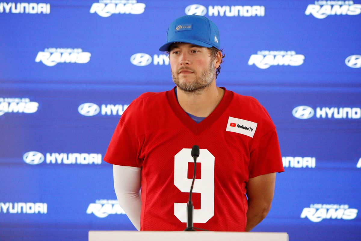 DennisJFreeman's tweet photo. #RamsHouse quarterback Matthew Stafford on rookie signal-caller Ty Simpson:

"He's a guy that asks questions," Stafford said. "I've been trying to answer those as honestly and as thoroughly as I possibly can. He's a smart kid. He's got talent, obviously. He's a high draft pick, so happy to add good players to our team. He's one of them.  But my job is to go out there and get myself and our team as ready to play as I possibly can.”