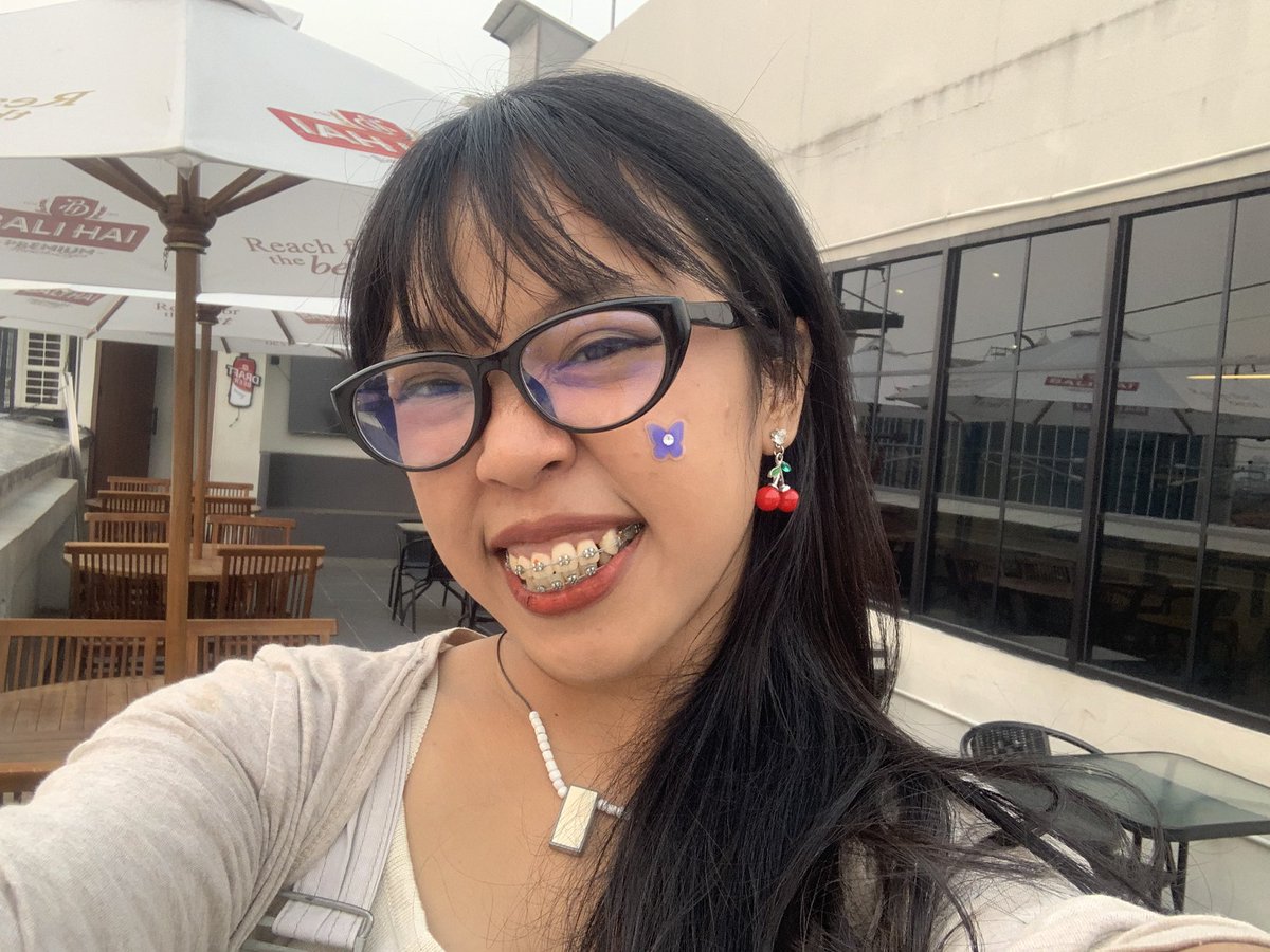 awkleast's tweet photo. todayy selfiee dumppp https://t.co/hYpPHq92UL