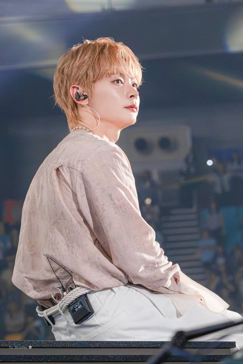 To_Bloss0m's tweet photo. 260517 2026 LUCY 9TH CONCERT 〈ISLAND〉 

🤴
#LUCY #루시 #신예찬 https://t.co/2qGuwGzsmF