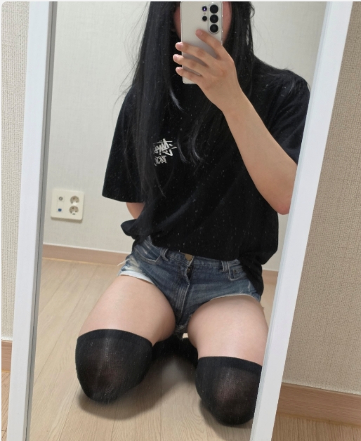 CD_Gyeul's tweet photo. 토요일인데 출근해야한다고..? 😢

#CD #여장 #crossdresseranılar https://t.co/CtofIItYwZ