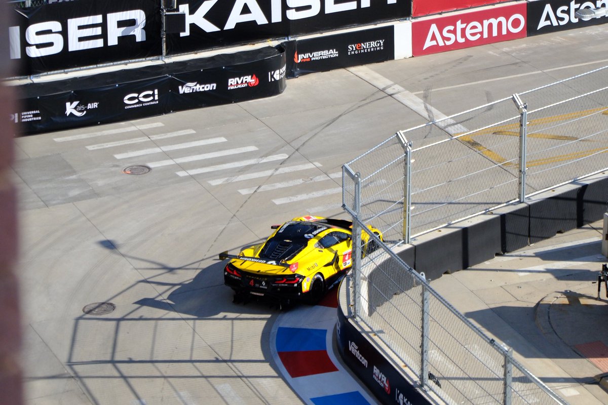 L555bat1's tweet photo. @detroitgp scenes https://t.co/KMoUaw9Hyg