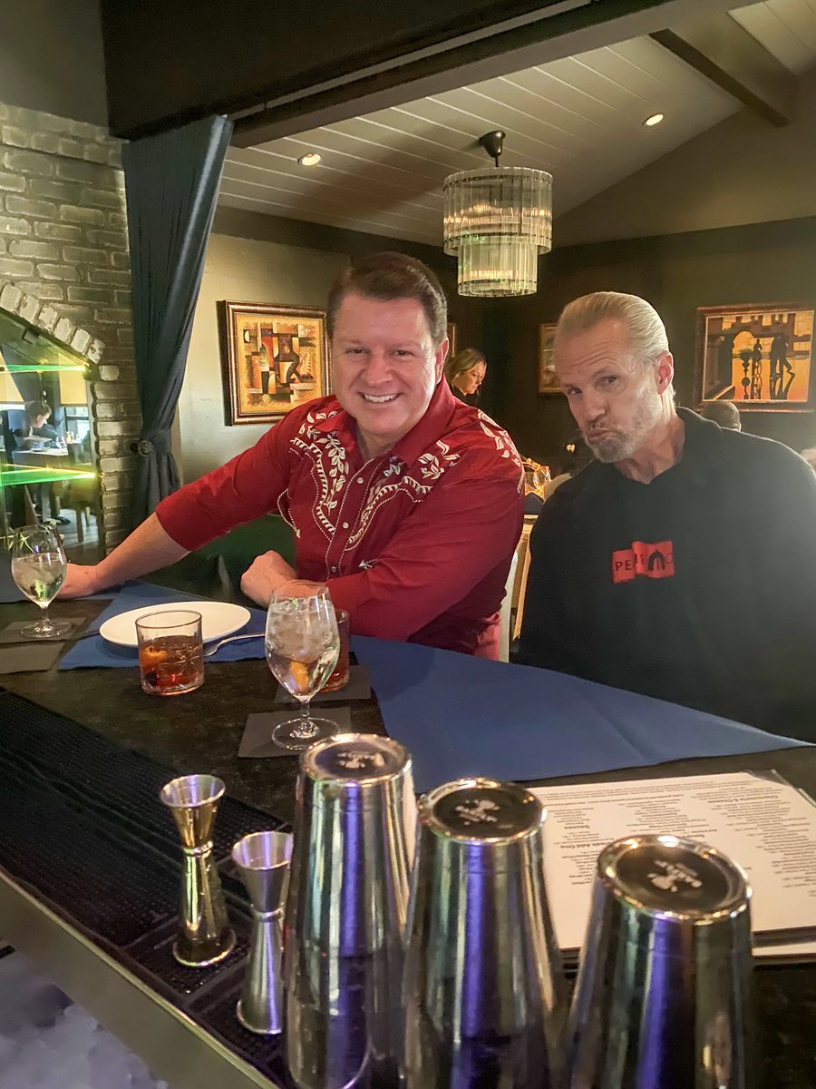gomarkfullerton's tweet photo. Just a couple of blokes at Old Oaks😉 https://t.co/1Qn2LUp1yf