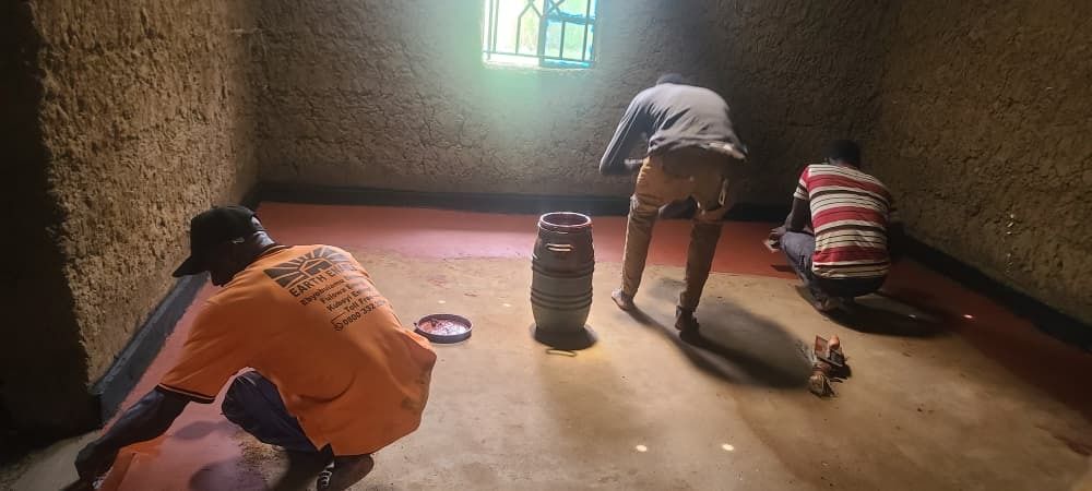 EarthEnable's tweet photo. Did you know? A dirt floor costs far more than a sealed one — in clinic visits, missed school days, and lost workdays.

Families pay for it over and over. One EarthEnable floor ends that cycle. 🌍
Follow us @EarthEnable #EarthEnable #DidYouKnow https://t.co/OSc7xoDKFA