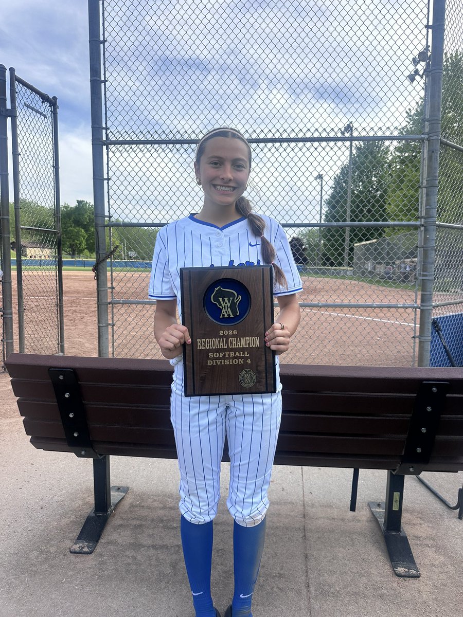 TenleighBockhop's tweet photo. We did it- Regional Champs!! 
Game 1 = 15-0  Game 2 = 10-0 
IP- 8, SO-17 , H-0 , R-0, BB-1 
Recorded # 300 strikeout! 🥎 
Feeling so grateful today and so ready to prep for Sectionals 💙🤍
@16uStingRayBlue @WIStingrays @_TAPTRAINING @mpbluecrew @KrupKFastpitch @ScoutUrecruit @NCSA_CoachKK