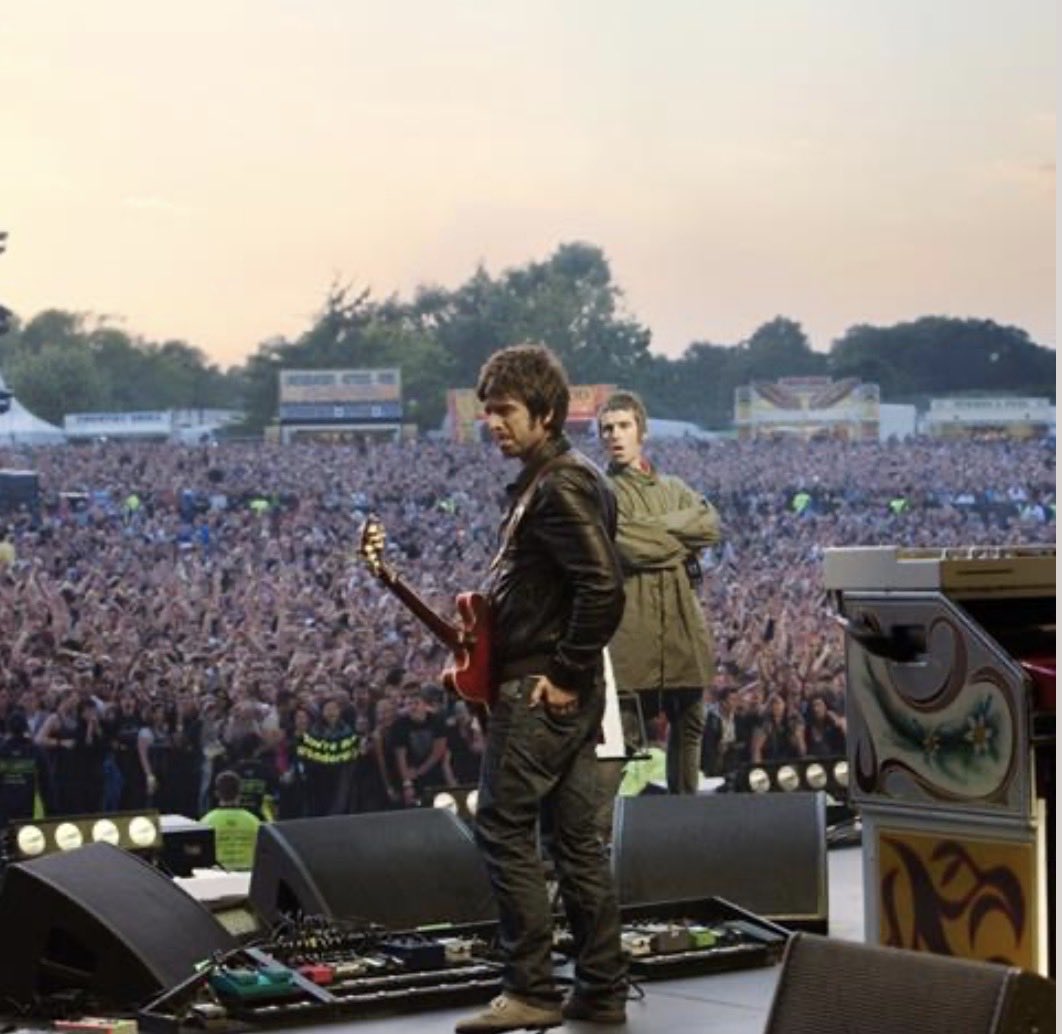 MadziaEll's tweet photo. Happy Birthday to the best Gemini, other than myself @NoelGallagher https://t.co/8kqkJ3gncR