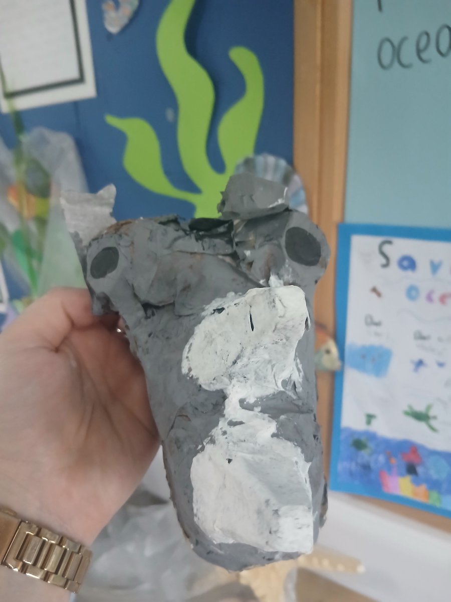 WhistonJandI's tweet photo. Following our workshop with @DarrellWakelam our Year 2 class enjoyed making their very own rhinos. Just one egg box, some newspaper and paint - all part of our recycling topic @WhiteWoodsPAT1 https://t.co/8FwbTuLCth