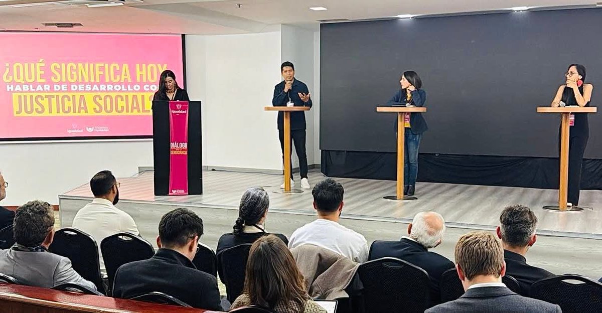 AndronicoRod's tweet photo. Agradecido por la invitación a la fundación Vivamos Humanos y al Ministerio de Igualdad del Gobierno de Colombia, al encuentro de construcción de ideas “Diálogo Intergeneracional por la Democracia”

(1/4) https://t.co/WixjbOJ02l