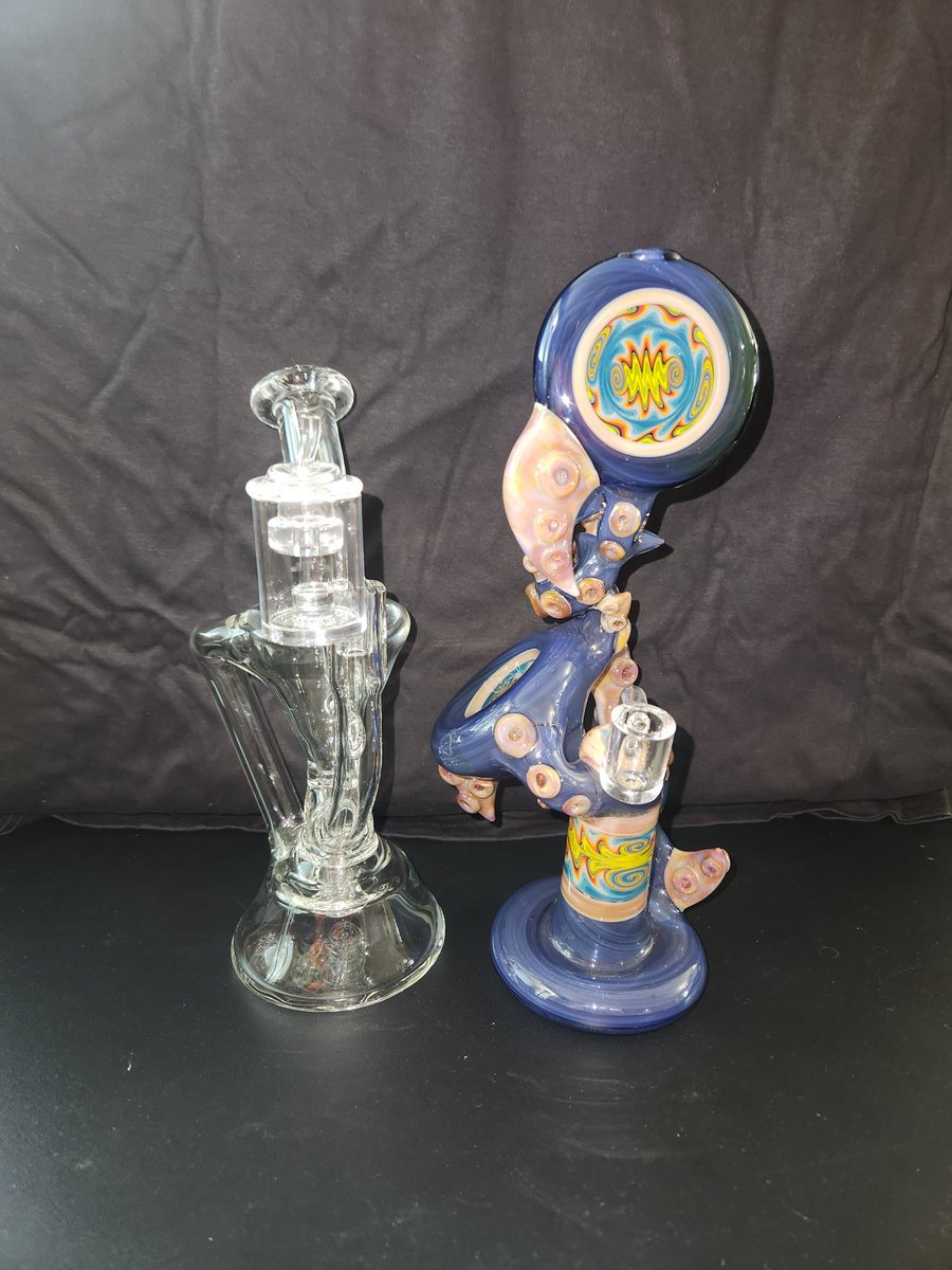 Jinxproof420's tweet photo. Blowing these out ,wholesale to public.. This is the only glass I currently have.And it will be sometime before I do anymore , do to my epilepsy , and the studio closing down , so I will be on hiatus for a bit message me , if interested https://t.co/0dn2QbLEFR