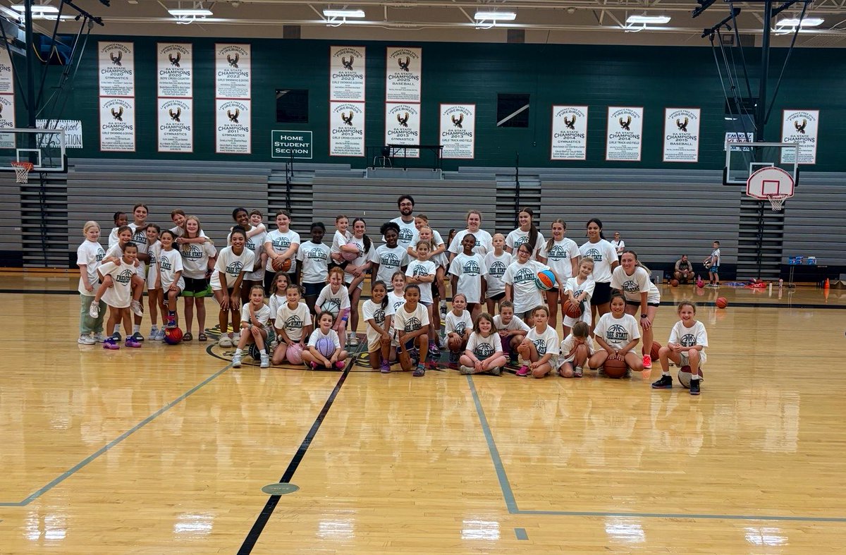 FSHSGIRLSBBALL_'s tweet photo. We had a great first week back in the gym together with our camps!

• Our HS group had great energy, togetherness, and focus all week. We’re excited to compete together in June!
• Our elementary and MS groups worked hard, had fun, and showed a ton of growth throughout the week! https://t.co/bWe6zhMV7k