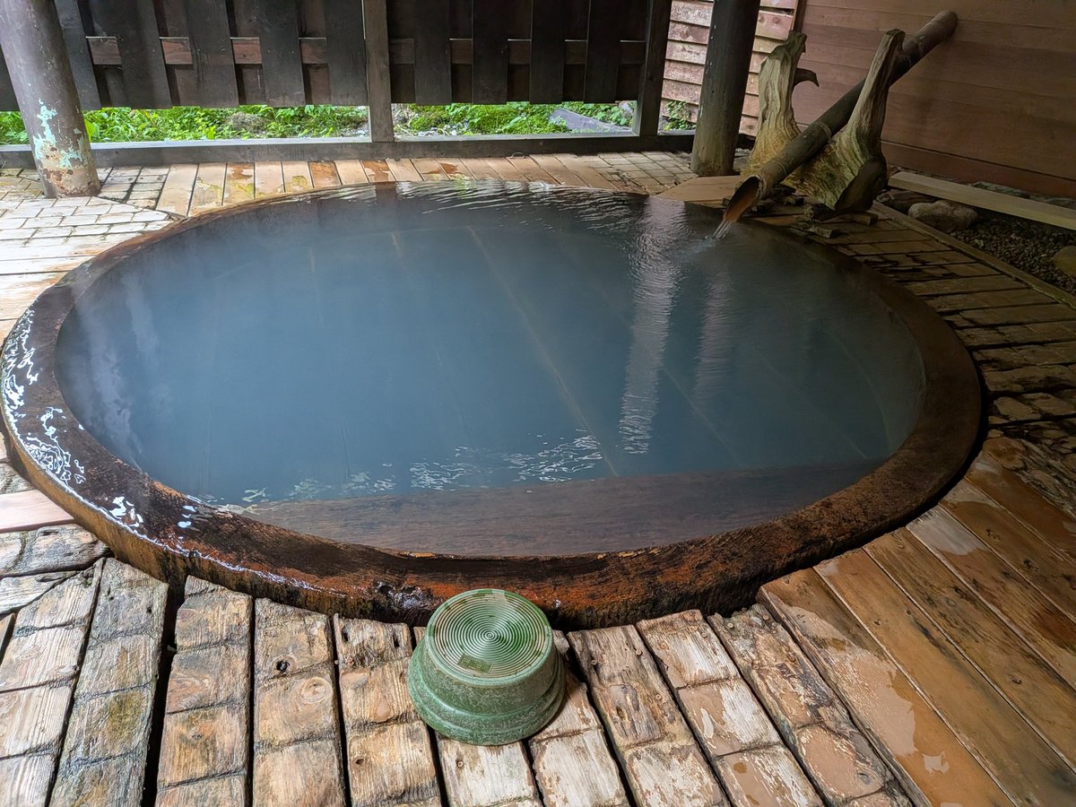 janai1204's tweet photo. 下山後は温泉へ
ここの温泉、薄白の丁度いい湯加減！　
気に入った！！ https://t.co/rVSkWYZNf0