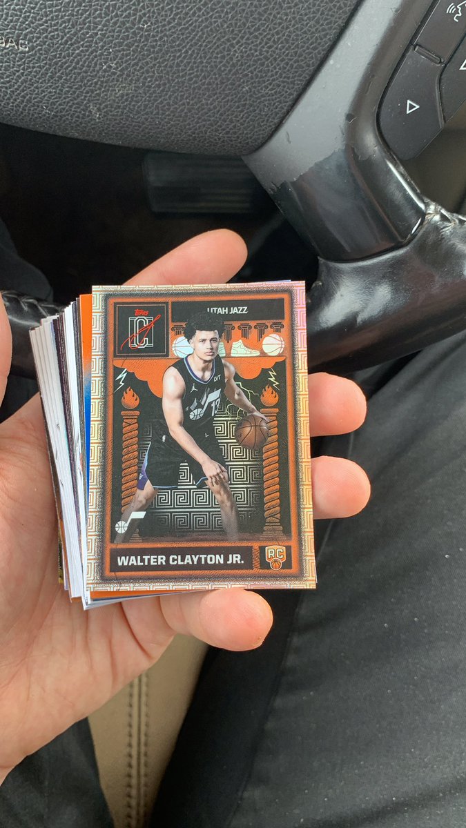 iRecedei's tweet photo. Right card wrong player 😭😭 

@CardPurchaser https://t.co/vjRWt79nCb