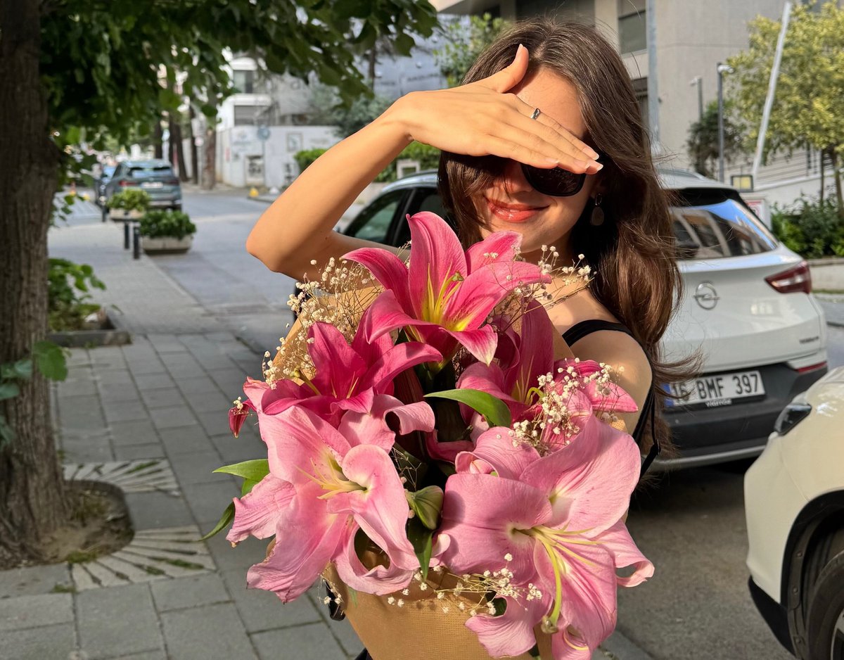 Bloomify tweet media