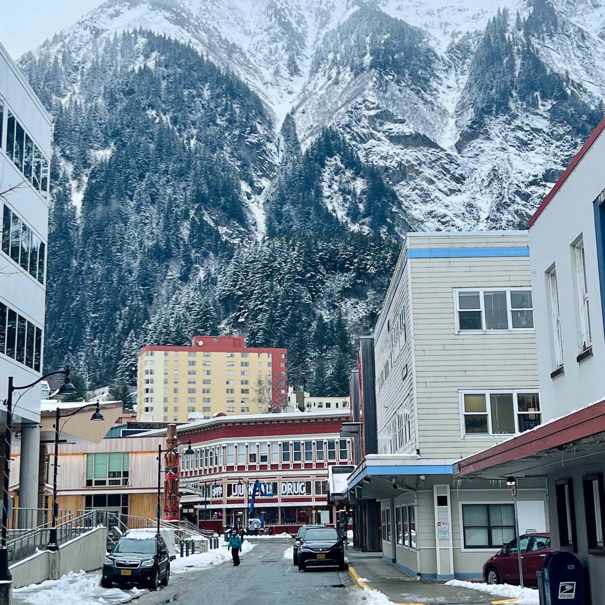 JpCortez27's tweet photo. Moments ago, Alaska enacted HB 1/SB 162, which removes local sales taxes from purchases of gold and silver &amp; reaffirms them as constitutional money.

@soundmoneydef worked to secure the introduction of the bills, testified at hearings &amp; helped generate massive grassroots support. https://t.co/9R9n8xcBaq