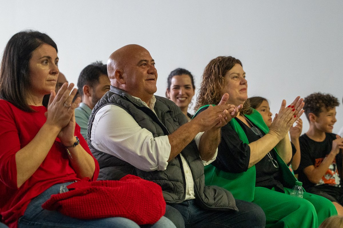 abegondo's tweet photo. ✨🎼 Abegondo acolleu onte a súa Mostra da Cultura, na que puidemos gozar de actuacións musicais e diversas exposicións!

O alcalde, José Antonio Santiso Miramontes, acudiu a gozar desta entretida e enriquecedora velada. 🙌 https://t.co/GFGzffLXZw