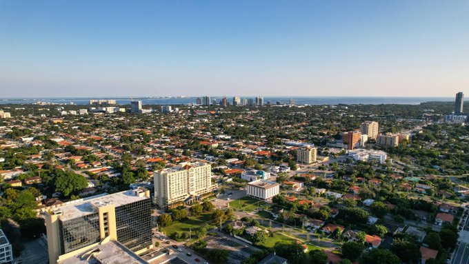 CryptoNetWire's tweet photo. Blockchain Futurist Conference Confirms Florida Return for November 17–18, 2026 https://t.co/XJRY0IgayN https://t.co/WkL8XpxS0y