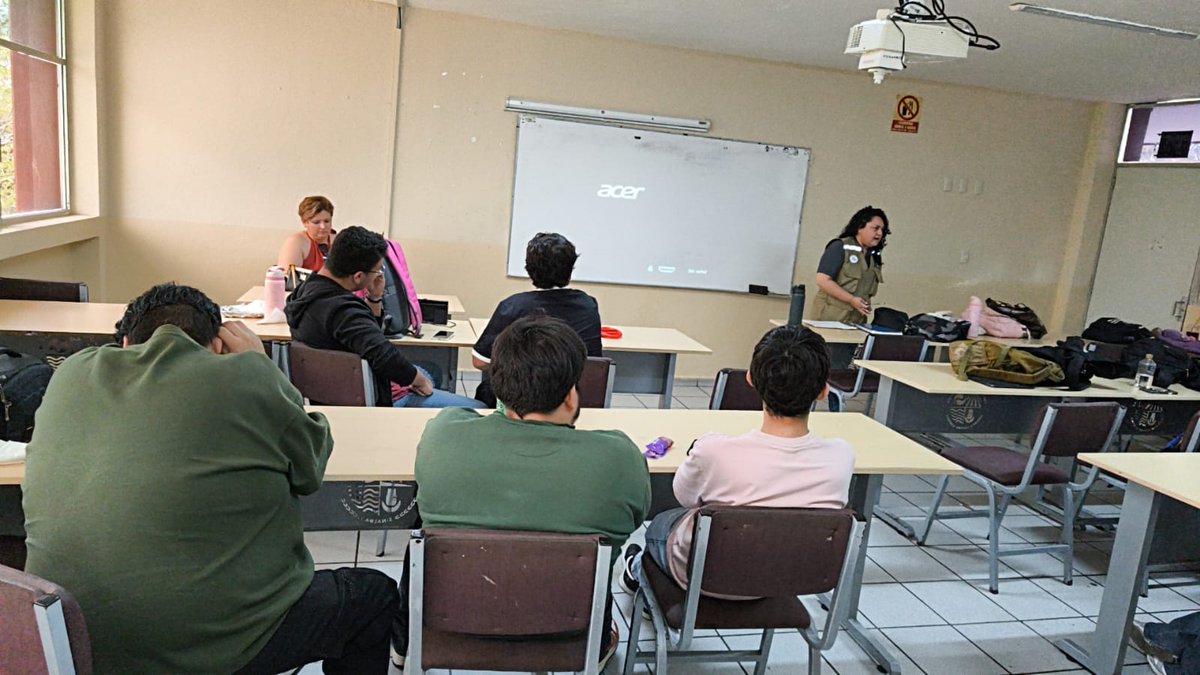 InstitutodePro's tweet photo. Como parte de las actividades de capacitación del #InstitutoDeProtecciónSinaloa, se impartió una charla a estudiantes de Ciencias de la Comunicación de la UAdeO Culiacán sobre las funciones de este Instituto en favor de personas #Periodistas y defensoras de #DerechosHumanos. https://t.co/0TCTPZJB2N