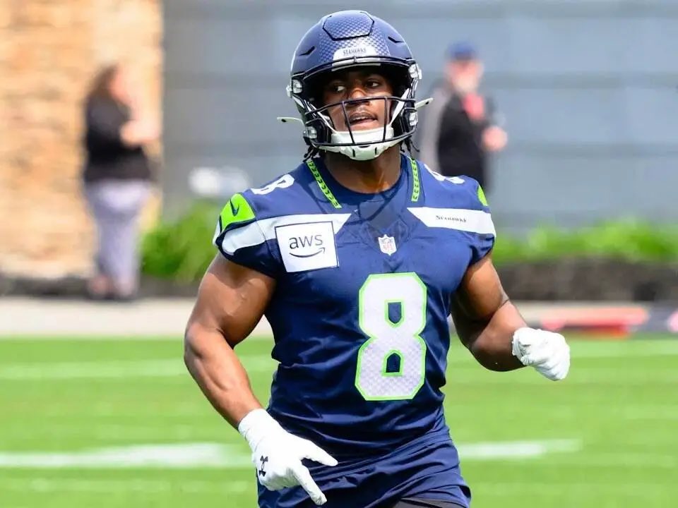 SleeperSeahawks's tweet photo. Jadarian Price is expected to sign with the Seahawks today, per @TomPelissero 

He’s home https://t.co/OxH6SM81wH