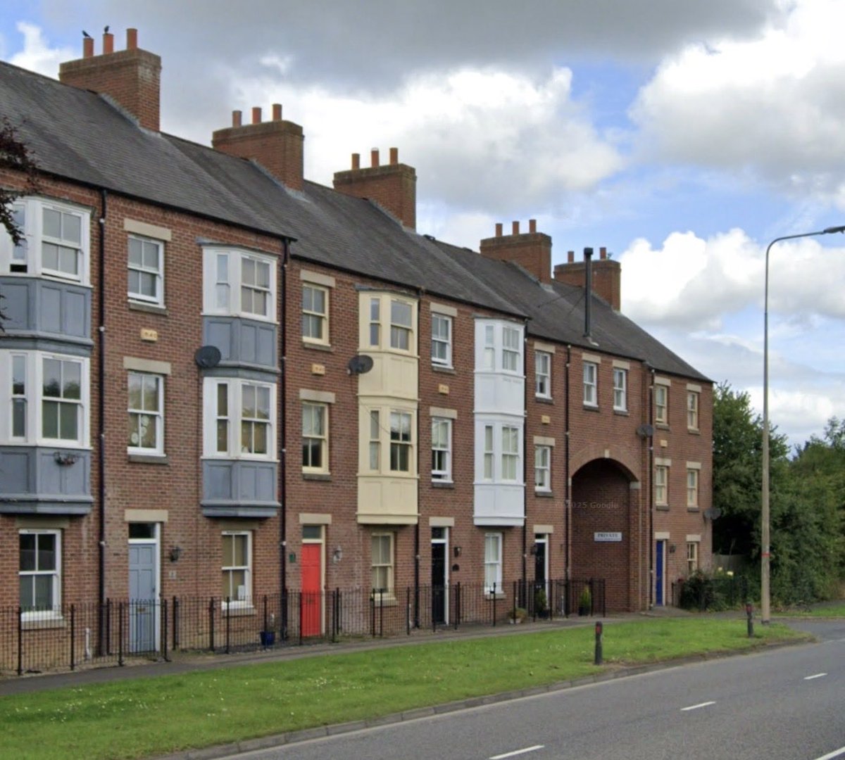 billythomtoon's tweet photo. @GlesgaBluemk6 99% sure that was the BFL garage at Nevilles Cross in Durham, I walked past it every day on my way to the bus after school dreaming about the cars. I ended up getting a 205 XS when I passed my test, I couldn’t afford the insurance on a GTI. This is it the place now unfortunately. https://t.co/GGwc1bj1Ag
