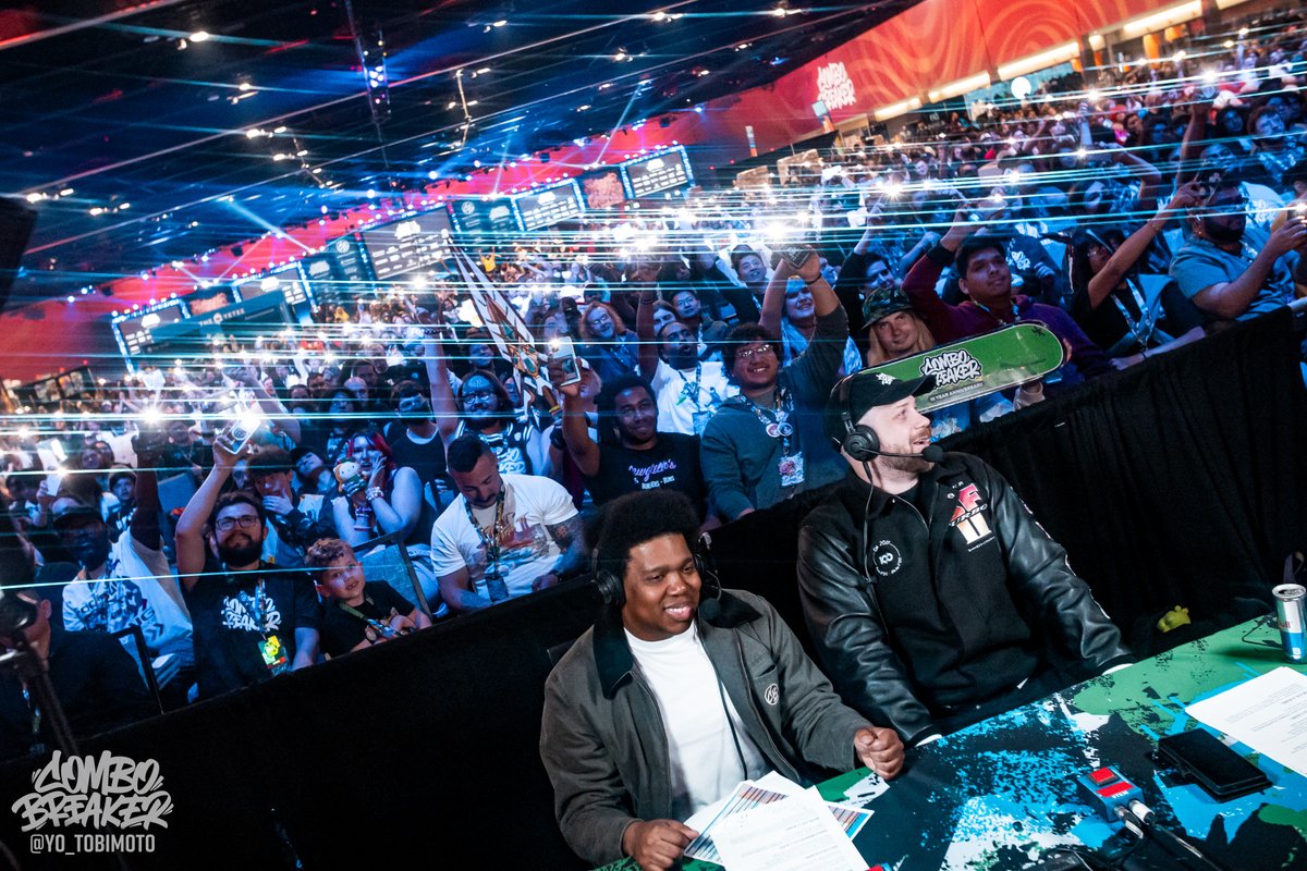Evo's tweet photo. Last weekend, over 7,000 people got together in Schaumburg, Illinois for COMBO BREAKER 2026.

Catch up on all the results and storylines you missed from the event's 50+ different brackets with our #CB2026 recap.

Read: https://t.co/zJlRwtTZO0 https://t.co/UlbiGfv2Co