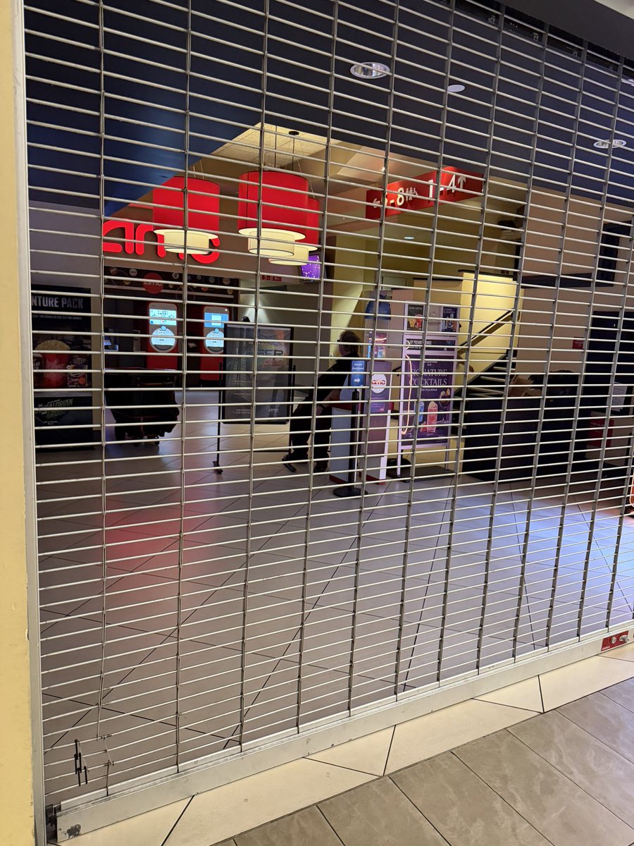 818ALLDAY's tweet photo. @americanamemes And getting trapped in there after seeing a late night movie and having to navigate along hallway to a back door exit to escape. https://t.co/pnojwDWQhC