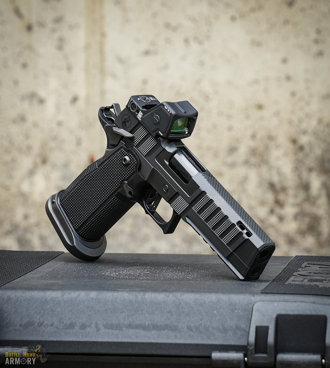 BattleHawkArmor's tweet photo. Hello, beautiful

- Cardinal Arms G2 Ported
- Trijicon RMR HD

https://t.co/slysj5IZNH https://t.co/xLpCWLt7FO