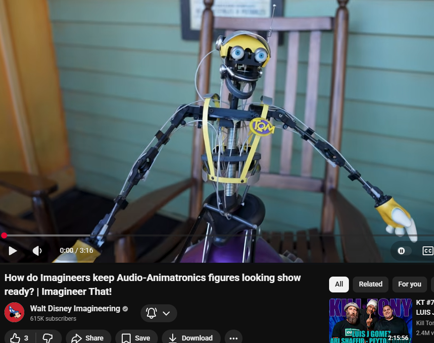 ChartemisPrime's tweet photo. Umm disney just posted interview with robot mascot from disneyland??

https://t.co/LCTGcRP4ey https://t.co/uxMemSB3cy
